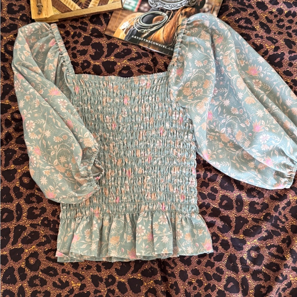 Wishlist Sage Floral Smocked Square-Neck Puff Sleeve Top
